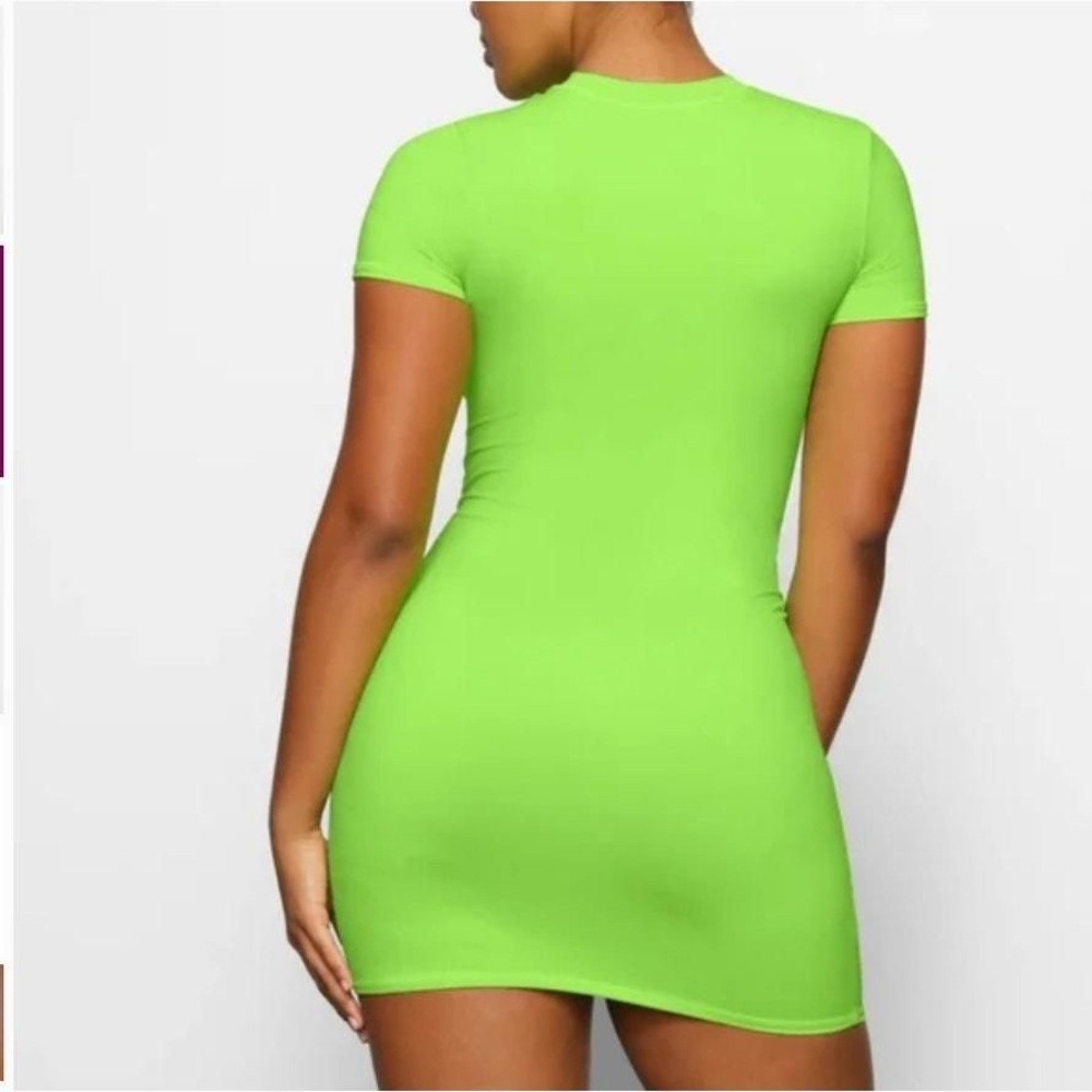 SKIMS Signature Swim Tee Shirt Dress in Neon Size M - Picture 2 of 8